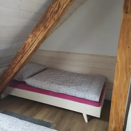 U Zastávky * Ratiskovice